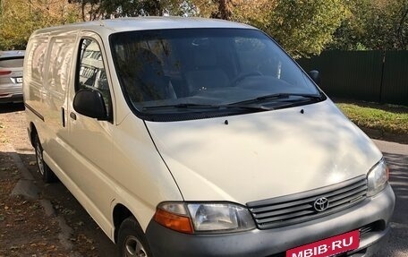 Toyota HiAce, 2003 год, 980 000 рублей, 5 фотография