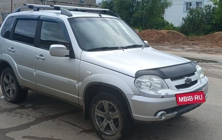 Chevrolet Niva I рестайлинг, 2011 год, 410 000 рублей, 3 фотография