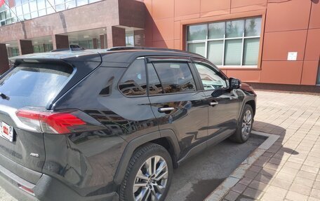 Toyota RAV4, 2022 год, 4 400 000 рублей, 3 фотография