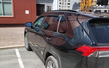 Toyota RAV4, 2022 год, 4 400 000 рублей, 4 фотография