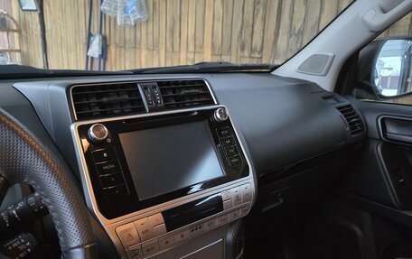Toyota Land Cruiser Prado 150 рестайлинг 2, 2019 год, 4 990 000 рублей, 5 фотография