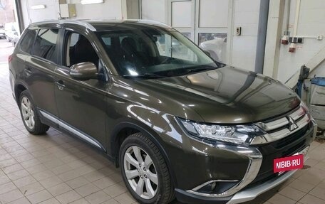 Mitsubishi Outlander III рестайлинг 3, 2016 год, 1 380 000 рублей, 2 фотография