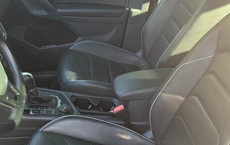 Volkswagen Tiguan II, 2018 год, 2 900 000 рублей, 6 фотография