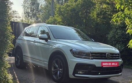 Volkswagen Tiguan II, 2018 год, 2 900 000 рублей, 2 фотография