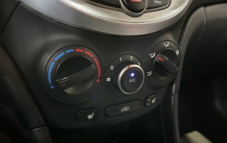 Hyundai Solaris II рестайлинг, 2016 год, 990 000 рублей, 14 фотография
