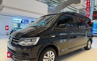 Volkswagen Caravelle T6 рестайлинг, 2019 год, 4 000 000 рублей, 1 фотография