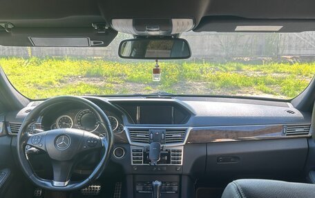 Mercedes-Benz E-Класс, 2011 год, 1 299 000 рублей, 9 фотография