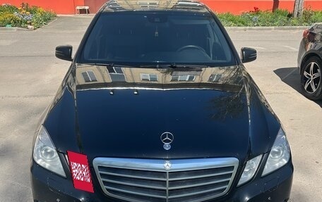 Mercedes-Benz E-Класс, 2011 год, 1 299 000 рублей, 2 фотография