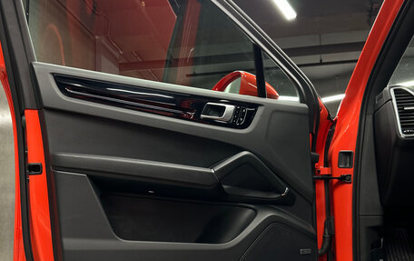 Porsche Cayenne III, 2019 год, 9 990 000 рублей, 16 фотография