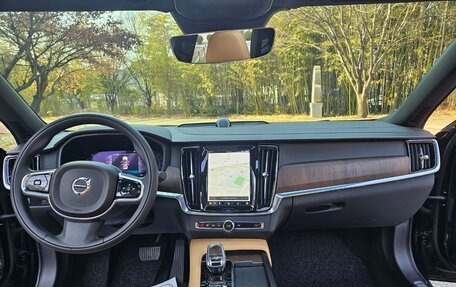 Volvo S90 II рестайлинг, 2022 год, 2 970 000 рублей, 12 фотография