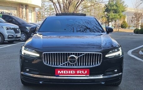 Volvo S90 II рестайлинг, 2022 год, 2 970 000 рублей, 2 фотография