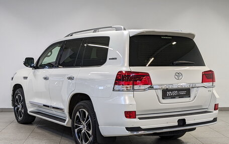 Toyota Land Cruiser 200, 2021 год, 7 995 000 рублей, 7 фотография
