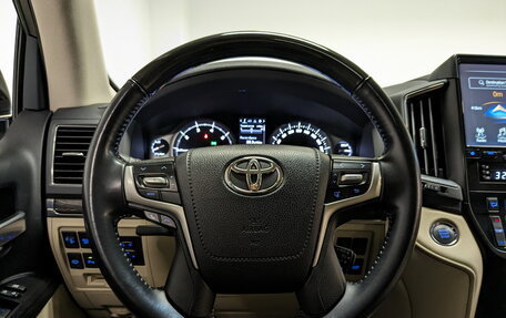 Toyota Land Cruiser 200, 2021 год, 7 995 000 рублей, 22 фотография