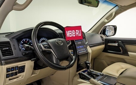 Toyota Land Cruiser 200, 2021 год, 7 995 000 рублей, 16 фотография
