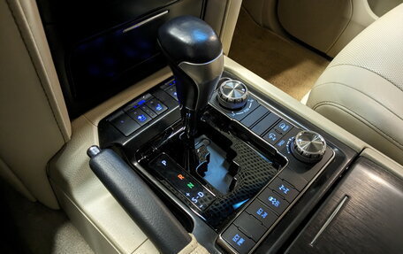 Toyota Land Cruiser 200, 2021 год, 7 995 000 рублей, 30 фотография