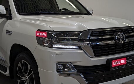 Toyota Land Cruiser 200, 2021 год, 7 995 000 рублей, 26 фотография