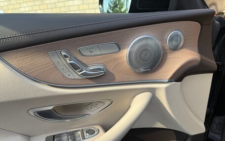 Mercedes-Benz E-Класс, 2019 год, 4 450 000 рублей, 5 фотография