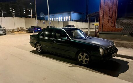 Mercedes-Benz E-Класс, 1998 год, 170 000 рублей, 2 фотография