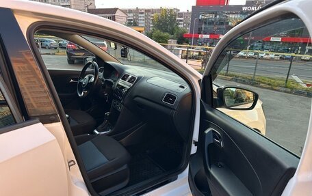 Volkswagen Polo VI (EU Market), 2013 год, 800 000 рублей, 10 фотография