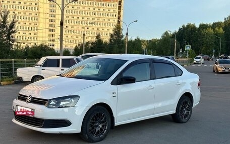 Volkswagen Polo VI (EU Market), 2013 год, 800 000 рублей, 2 фотография