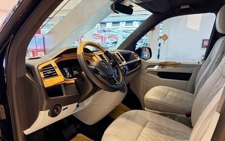 Volkswagen Caravelle T6 рестайлинг, 2019 год, 4 000 000 рублей, 4 фотография