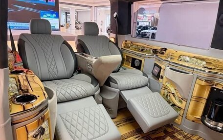 Volkswagen Caravelle T6 рестайлинг, 2019 год, 4 000 000 рублей, 11 фотография