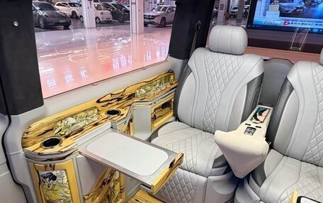 Volkswagen Caravelle T6 рестайлинг, 2019 год, 4 000 000 рублей, 13 фотография