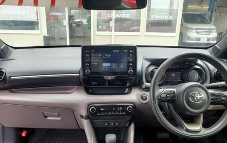 Toyota Yaris, 2022 год, 863 000 рублей, 7 фотография