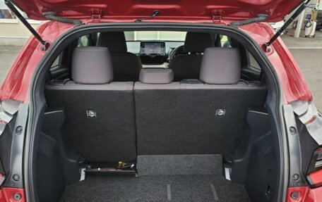 Toyota Yaris, 2022 год, 863 000 рублей, 10 фотография