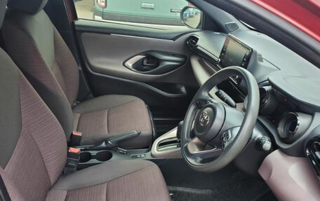 Toyota Yaris, 2022 год, 863 000 рублей, 8 фотография