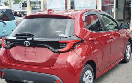 Toyota Yaris, 2022 год, 863 000 рублей, 4 фотография