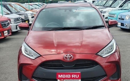 Toyota Yaris, 2022 год, 863 000 рублей, 2 фотография