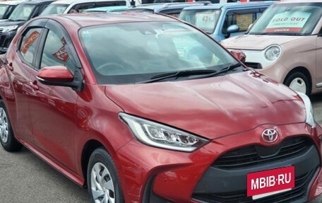 Toyota Yaris, 2022 год, 863 000 рублей, 3 фотография