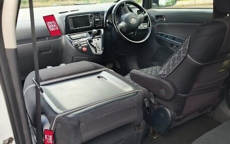 Toyota Wish II, 2003 год, 830 000 рублей, 16 фотография