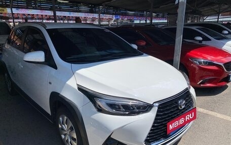 Toyota Yaris, 2021 год, 1 140 000 рублей, 2 фотография