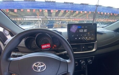 Toyota Yaris, 2021 год, 1 140 000 рублей, 10 фотография
