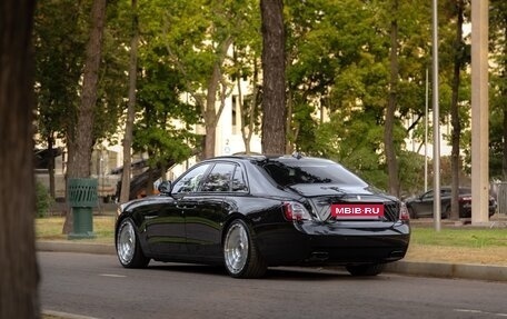 Rolls-Royce Ghost Series II рестайлинг, 2021 год, 40 000 000 рублей, 4 фотография