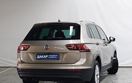 Volkswagen Tiguan II, 2017 год, 1 830 000 рублей, 3 фотография