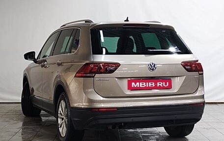 Volkswagen Tiguan II, 2017 год, 1 830 000 рублей, 4 фотография