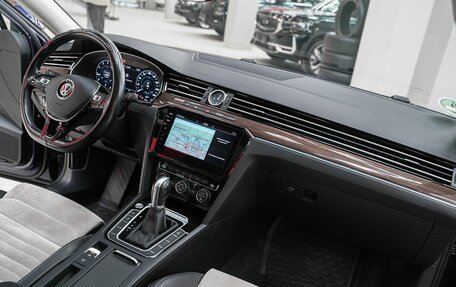 Volkswagen Passat B8 рестайлинг, 2018 год, 2 299 000 рублей, 16 фотография