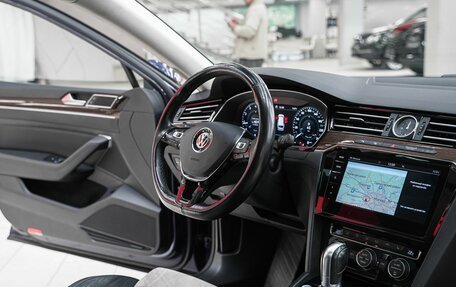 Volkswagen Passat B8 рестайлинг, 2018 год, 2 299 000 рублей, 17 фотография