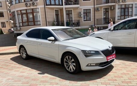 Skoda Superb III рестайлинг, 2019 год, 1 900 000 рублей, 1 фотография