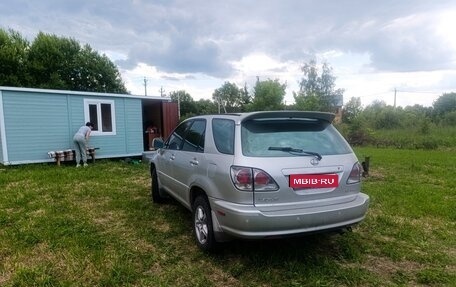 Lexus RX IV рестайлинг, 2001 год, 850 000 рублей, 1 фотография