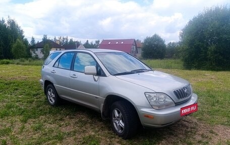 Lexus RX IV рестайлинг, 2001 год, 850 000 рублей, 2 фотография
