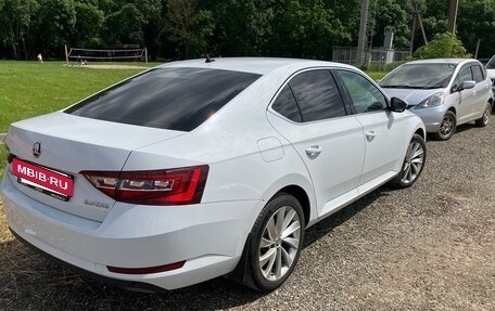 Skoda Superb III рестайлинг, 2019 год, 1 900 000 рублей, 6 фотография