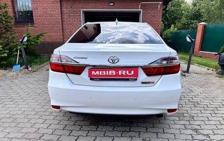 Toyota Camry, 2017 год, 2 650 000 рублей, 3 фотография