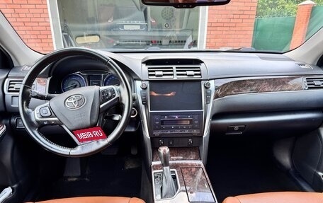 Toyota Camry, 2017 год, 2 650 000 рублей, 6 фотография