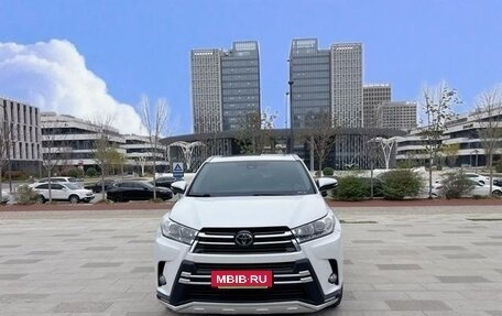 Toyota Highlander III, 2021 год, 2 470 002 рублей, 2 фотография