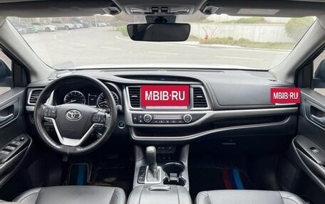 Toyota Highlander III, 2021 год, 2 470 002 рублей, 8 фотография