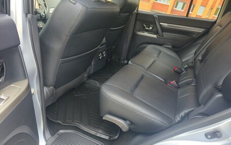 Mitsubishi Pajero IV, 2014 год, 2 585 000 рублей, 27 фотография